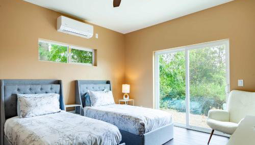 Cozy 2BR Home Mountain Views Pet Friendly - Foto 5