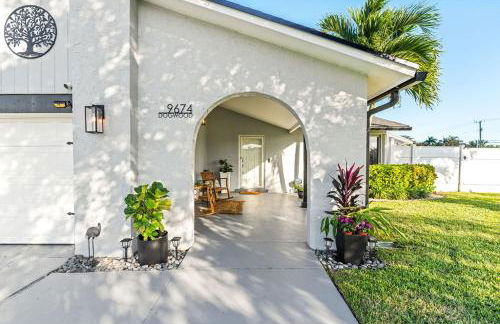 Heated PoolFire PitOutdoor KitchenCorn Hole - Foto 47