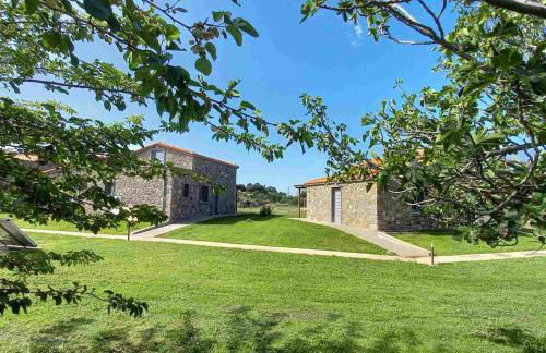 Lithos Villas - Photo 2