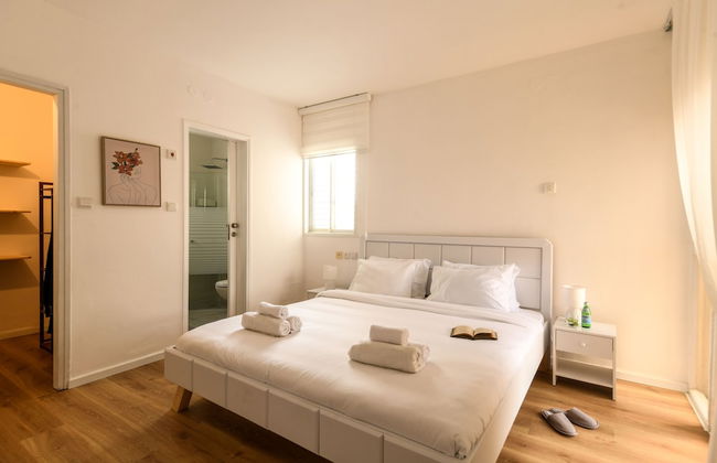 Seaside Escape with Private Patio by Sea N Rent - Foto 9