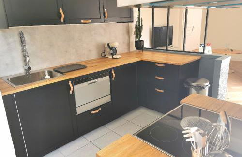 LE PETIT ANGLE APPARTEMENT 2 Pièces, plein centre ville, près de la gare jusqu'à 4 personnes - Foto 18