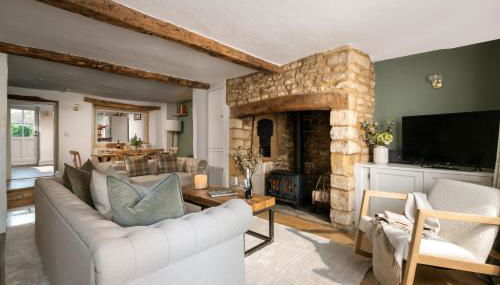 Magnolia Cottage - Photo 1