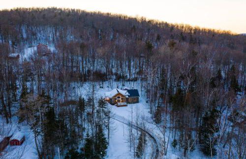 Dreamy Artist Chalet in Secluded Historic Village - Photo 37