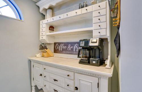 Beacon Apt with Patio and Grill Walk to Main St! - Foto 14