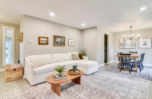 Peace and Serenity in Gresham! Sleek Home with Yard - Photo 3