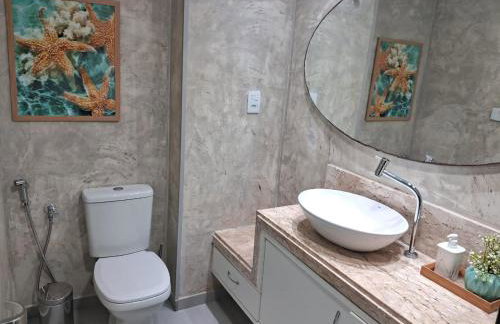 FLAT ENCANTADOR A UM PASSO DA PRAIA - Foto 64