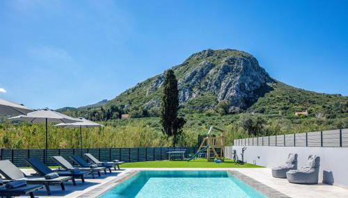 Del Sur Luxury Villa, Heated Pool & Utter Privacy, By ThinkVilla - Foto 5, sunbed