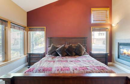 Luxe All-season Retreat by Avantstay Prime Location, Near Skiing - Foto 47