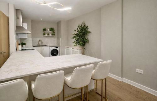 Astral Court Premium Accomodation - Foto 10