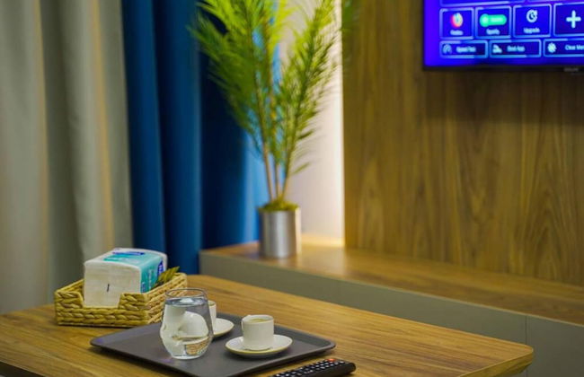 Exclusive Spacious 2 1 Apartment 2 Bathrooms - Core Living - Photo 2