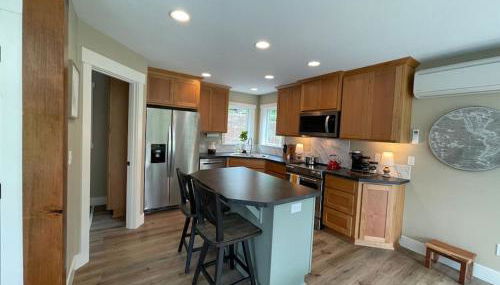 Romantic Cozy Cabin Walk to lake Hot tub Bikes Kayaks Grill - Foto 4, stove, dishwasher, pet friendly, minibar