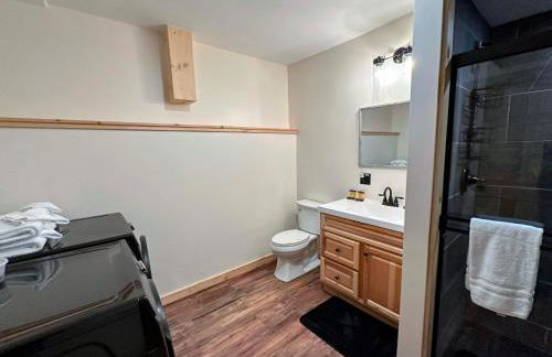 31R Brand new log home on quiet side street in Bethlehem, close to Main Street! 20 min to skiing - Foto 66