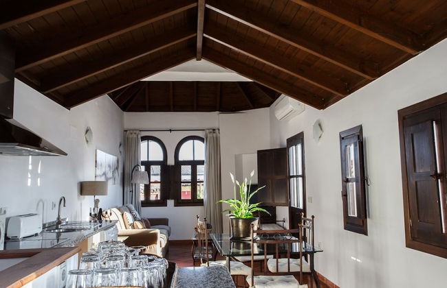 Apartamentos Los Patios de la Judería - Photo 51