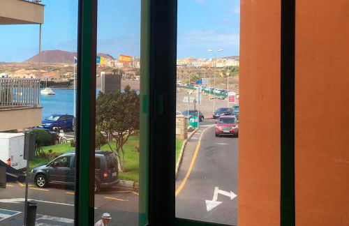 Vacacional playa Las Galletas - Photo 2