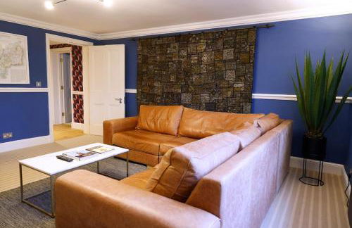 Imperial King apt, Cheltenham centre, dedicated free parking - Photo 11