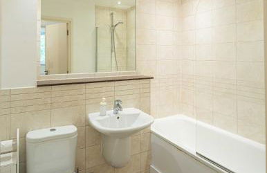 Stylish 2-Bed with Stunning View - Foto 30