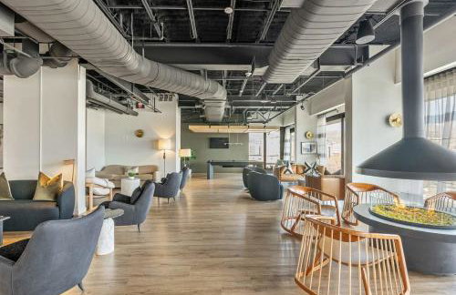 High Rise 11th Floor City Views Free Pkg Gym - Foto 25