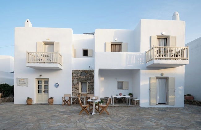 Mykonos Twins - Photo 57