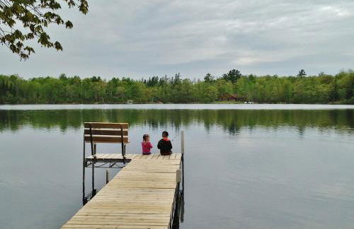 Lakefront Cabin with Private Dock Boat, Fish and Swim - Foto 23