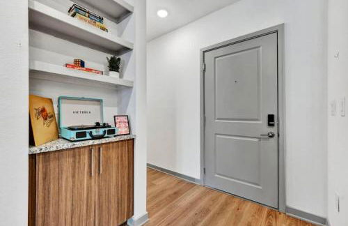 Near CU and minutes to DT gym pool hammock - Foto 11