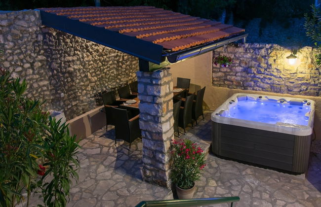 Pet-friendly Holiday Home in Sukošan with Hot Tub - Foto 10