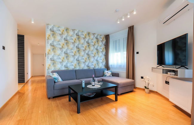 TESLA Residence Subotica - Photo 33