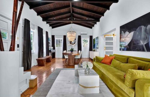 Villa 800 - 3 BEDROOM - 3 AND A HALF BATHROOMS -6 BEDS- Spa like Retreat Saline Pool & Jacuzzi - Foto 9