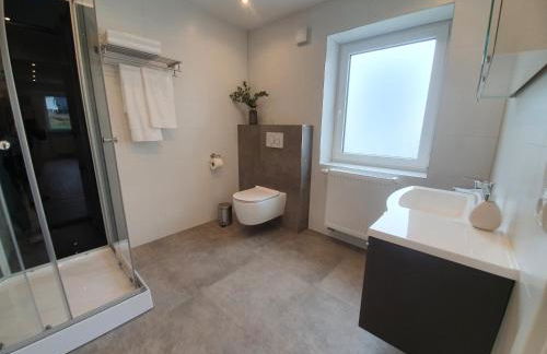 Apartment mit Küche, 2 Einzelbetten, Dusche, Parkplatz, schnellem Internet, ADA7 - Foto 8