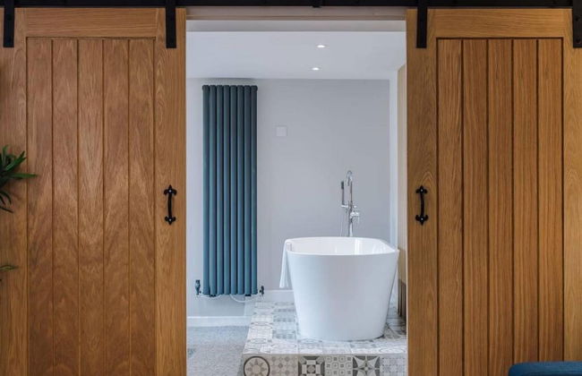 Host Apartments The Georgian Coach House 2 - Photo 26