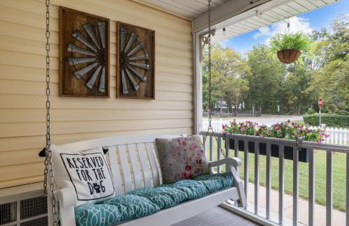 Imperial Porch Haven Cozy Fire Pit Fenced Yard - Foto 8