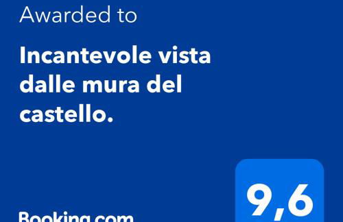 Incantevole vista dalle mura del castello. - Foto 57