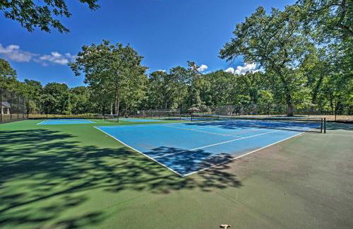 Luxury Family Home with Deck, Swim Spa and Grill! - Foto 43