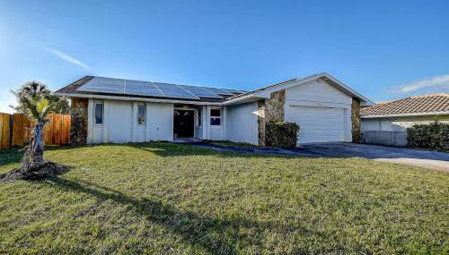 Family Waterfront 4BR Home Heated Pool Private Pier - Photo 2