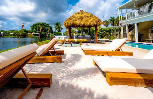 Waterfront Villa with Beach, Pool, Cinema, Game Room and Tiki - Foto 34