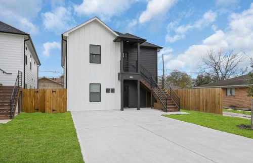 Sleeps 7 Newly Built 10 min from All major attractions - Foto 1