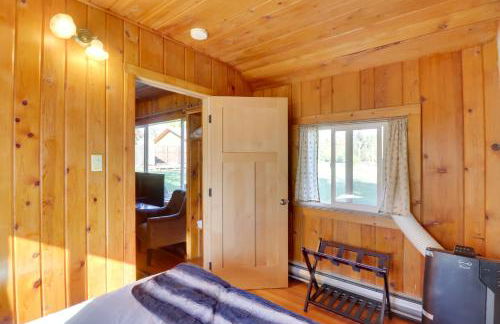 Lakeside Cabin with Beach about 14 Mi to Ski Area! - Foto 13