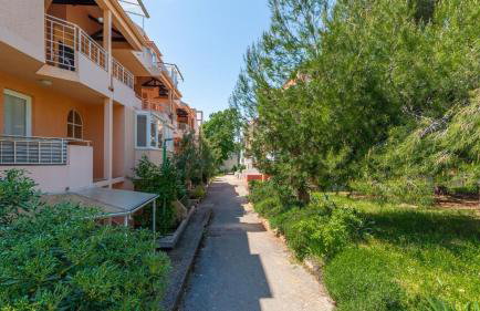 Apartment Anja with Balcony - Photo 13