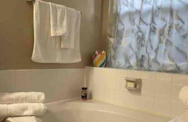 Lovely Woodlands home w/heated pool and spa! - Foto 62