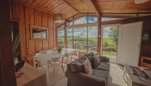 Timber Hill Self Catering Cedar Lodges - Foto 2, Garden view