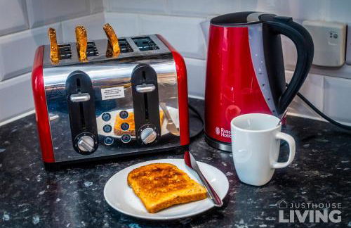 NEW Spacious Modern Townhouse Sleeps 12 Free Parking - Foto 13