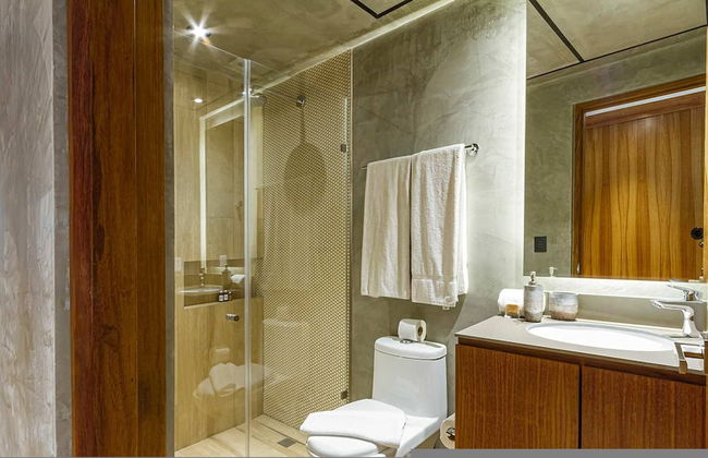 Spacious Apartment With Terrace and Rooftop Pool - Photo 29