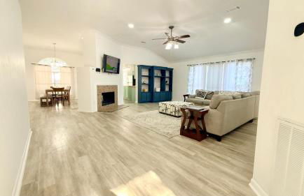 Beautiful home near Lake Houston - Minutes from IAH! - Foto 2