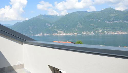 White suite - Jacuzzi, Swimming pool & Lake view - Photo 5, sunbed