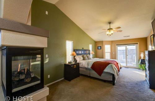 *H* 5BR Home Getaway w/HOT TUB ** - Foto 37