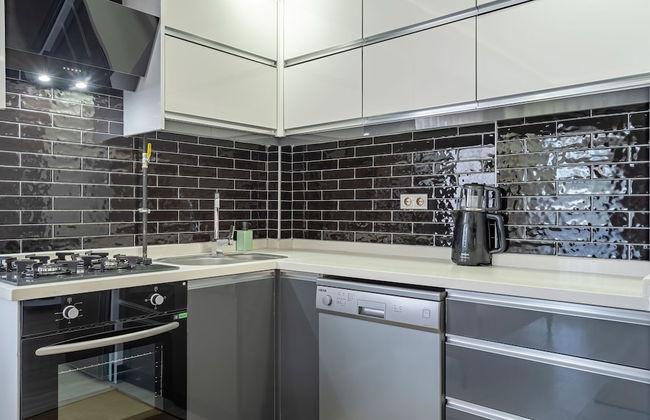 Eluxio Suite Hotel - Photo 36