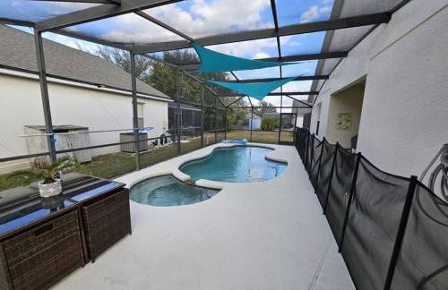 Discover the Deep Blue with Finding Nemo House - Foto 12