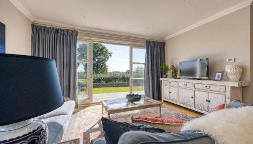 Stunning 4 Bedroom Farmhouse - Foto 3