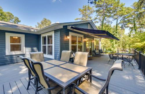 Spacious Lake Hartwell Home with Private Boat Dock! - Foto 2