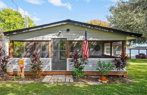 Lakefront Home with Screened Porches in Frostproof! - Photo 1