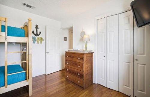 Pelican Path by Ryson Vacation Rentals - Photo 26